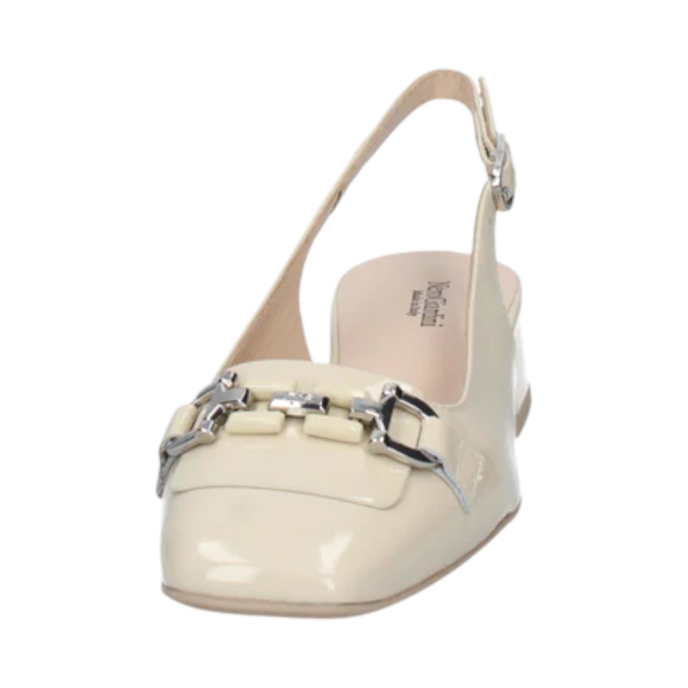 Decolletè in vernice 