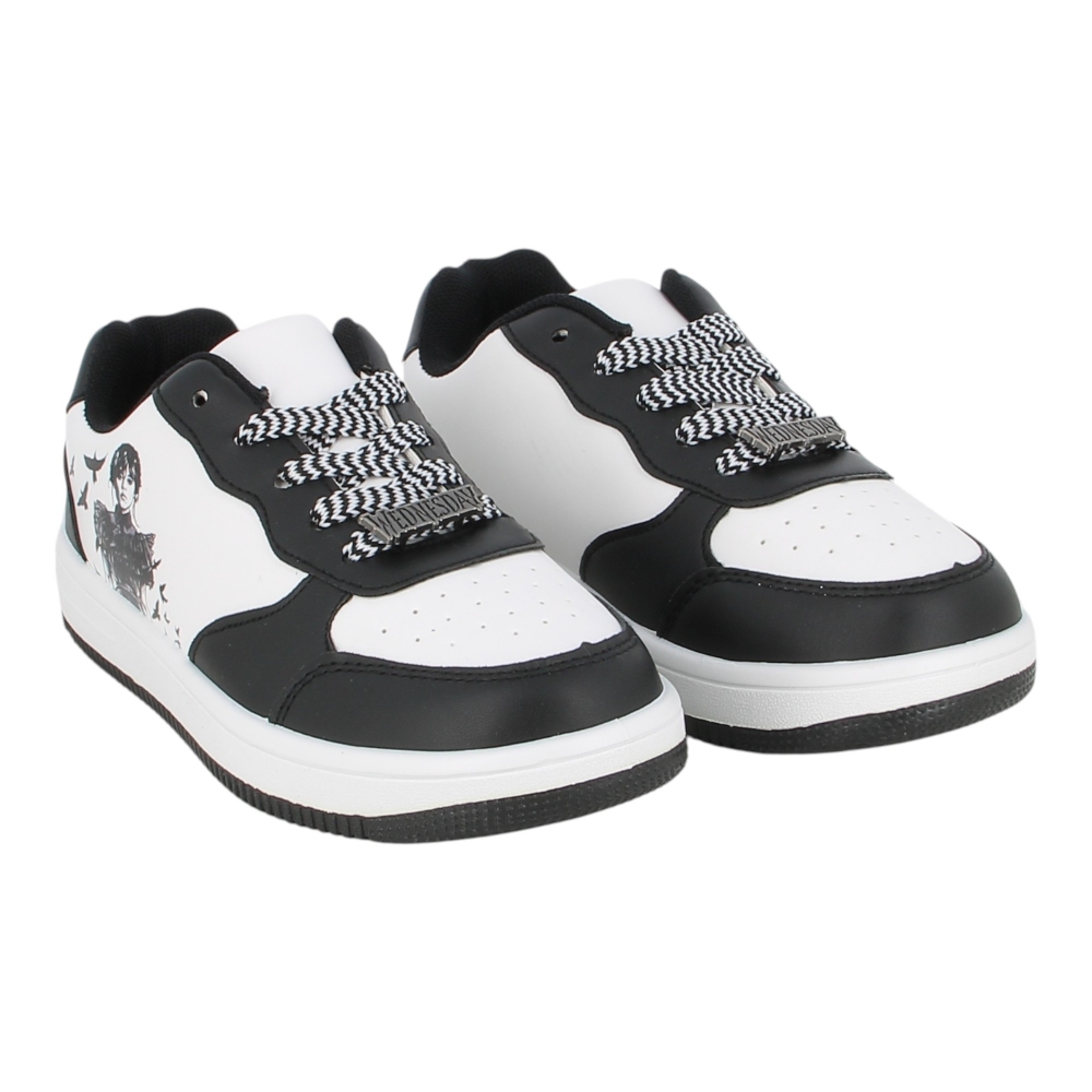 Sneakers Wednsdey